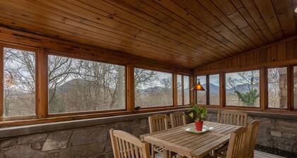 May Acres Cottage -South Asheville amidst 15 acres with sunrise & mountain views