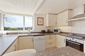 Fridge, microwave, oven, stovetop - Drawing Room, grand apartment with stunning lake views across Beatrix Potter country (Far Sawrey)