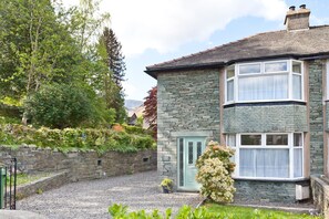 Exterior - Green Croft - garden cottage in Coniston village (CONISTON)
