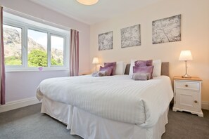 3 bedrooms, iron/ironing board, free WiFi, bed sheets - Green Croft - garden cottage in Coniston village (CONISTON)
