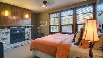 4 bedrooms, iron/ironing board, travel crib, free WiFi