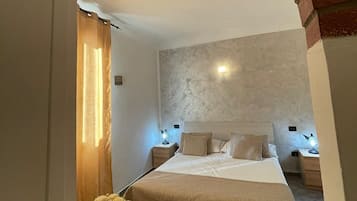 Quarto casal luxo | Edredons de pluma, individualmente decorados, individualmente mobiliados