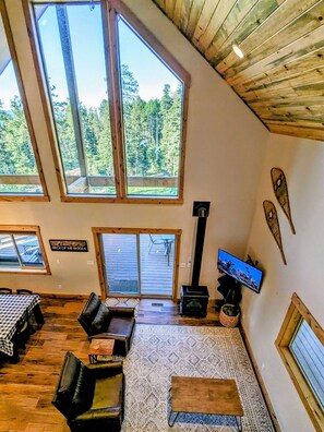 Smart-TV, peis, fotballspill og bøker