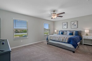3 habitaciones, escritorio, tabla de planchar con plancha y wifi gratis