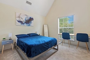 4 bedrooms, desk, iron/ironing board, free WiFi