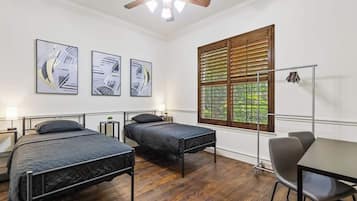 4 bedrooms, desk, iron/ironing board, free WiFi