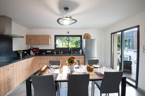 Refrigerador, microondas, horno y lavavajillas 