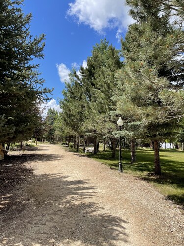 Historic Westcliffe Outpost Penthouse Apt 2bed/2bath