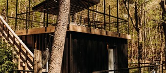 The Oaklyn Container ~ Hocking Hills ~ Hot tub ~ Firepit ~ Wifi