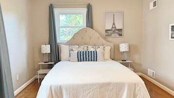 3 chambres, bureau, Wi-Fi gratuit, draps fournis