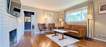 Entire Cozy 3 bedrooms Single Bungalow House in Arlington Near DC