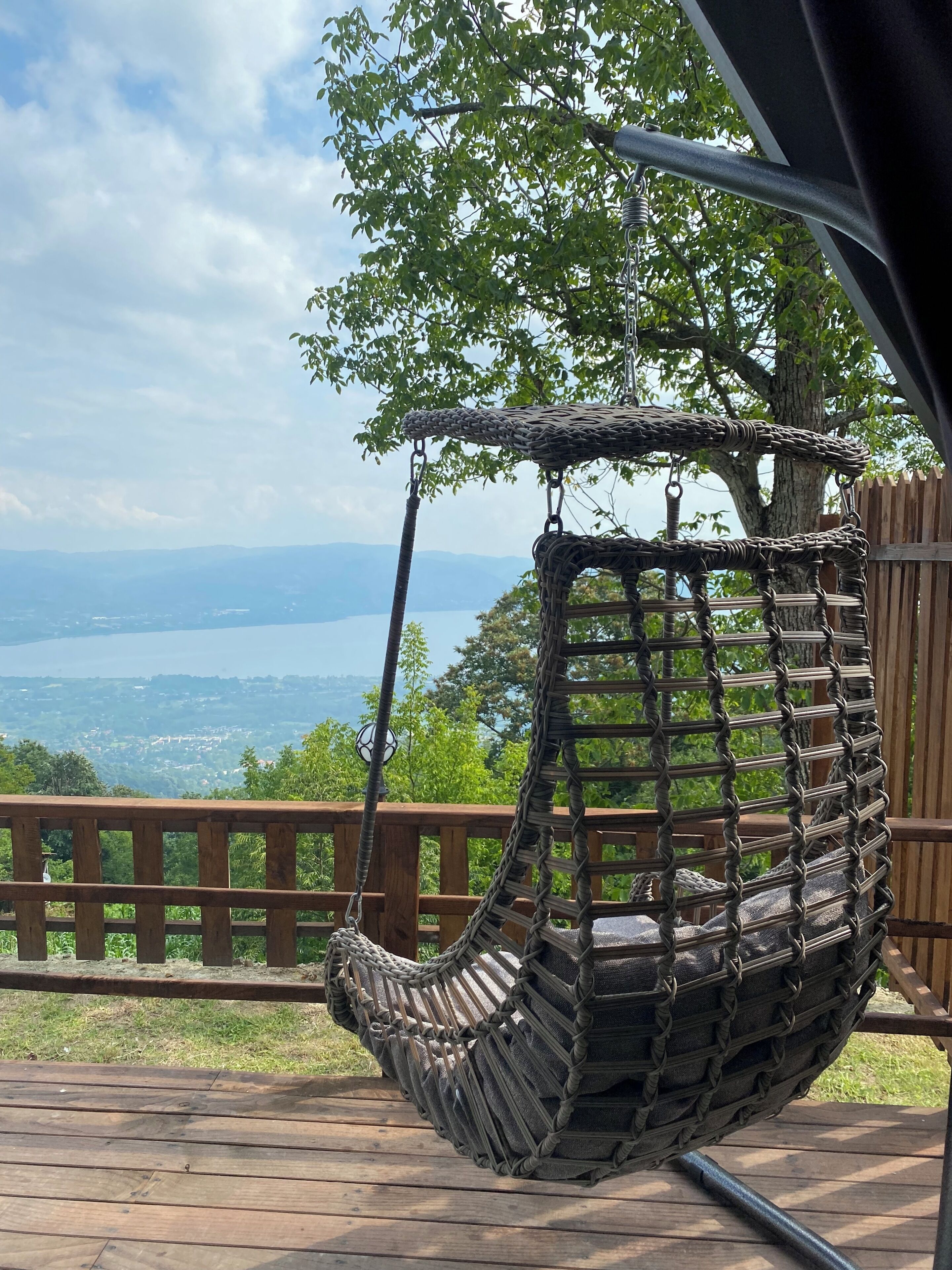 Exclusive Bungalow, Lake View, Plum | Terrace/patio