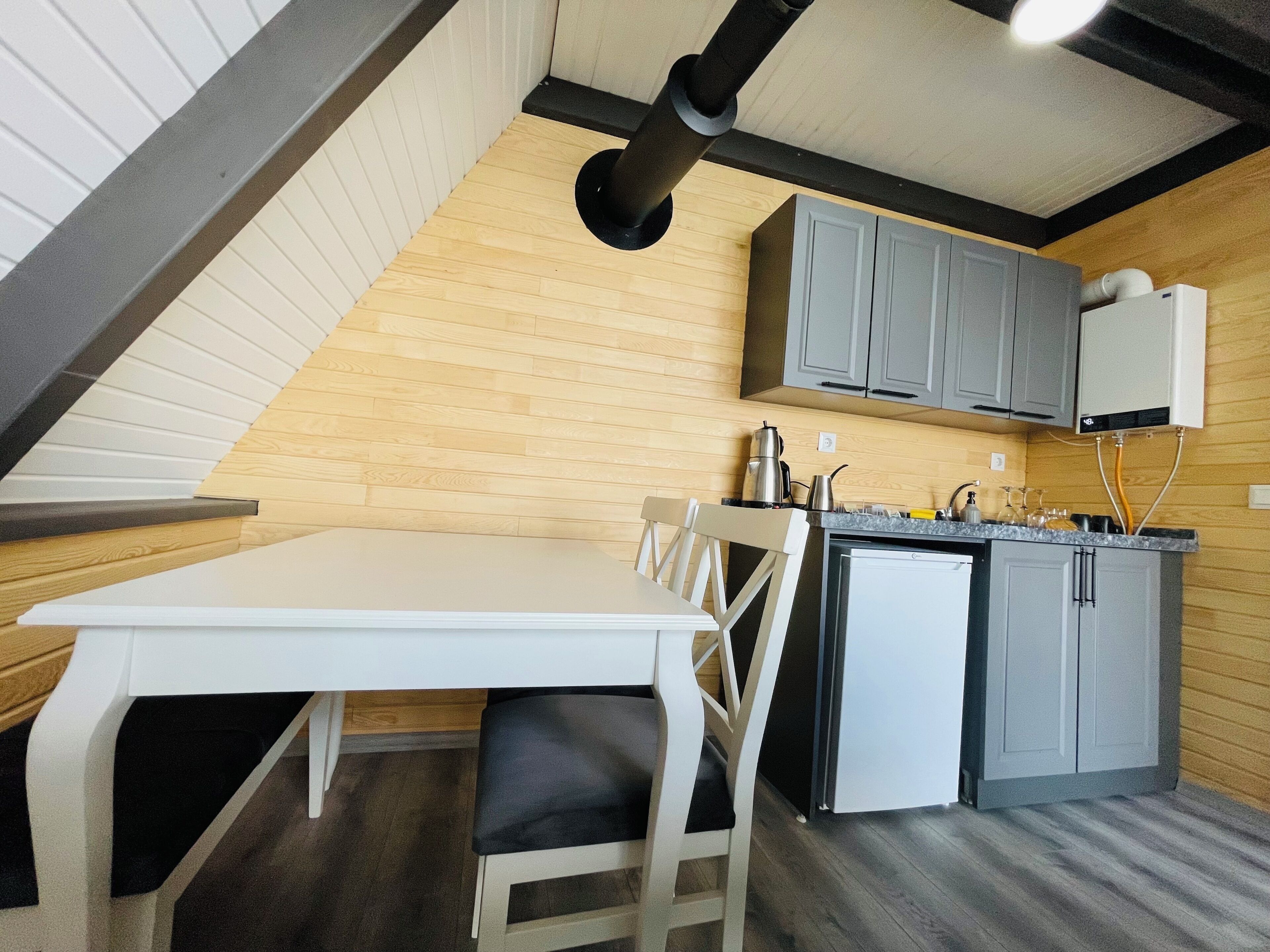 Exclusive Bungalow, Lake View, Fig | Private kitchen | Mini-fridge, electric kettle, cookware/dishes/utensils