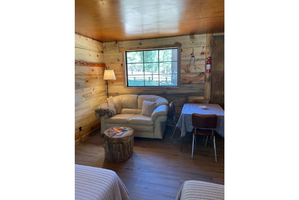 Country cabin getaway for a crowd in the pines of Alpine AZ