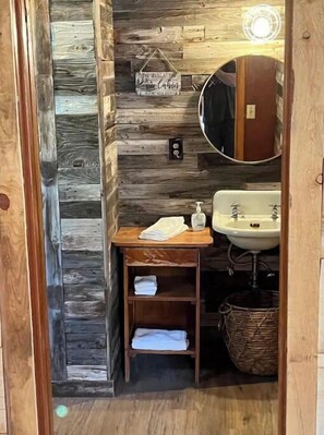 Dusche, Handtücher, Seife, Toilettenpapier