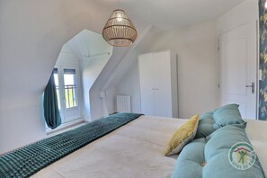 2 عدّة غرف نوم ومكواة/لوح كي وواي فاي مجانًا وملاءات أسرّة