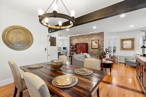 Dining - 🎖The Ashmont Suite - Close to Subway + Downtown🎖 (Boston)