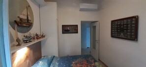 2 Schlafzimmer, Bügeleisen/Bügelbrett