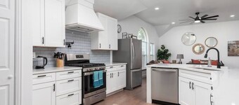 Newly remodeled home near Historic downtown
