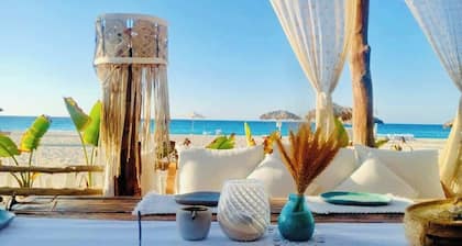 Marina Resort Luxury Garden Chalet Steps to Lagoon & Beaches by Best of Bedz