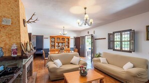 TV, fireplace, DVD player