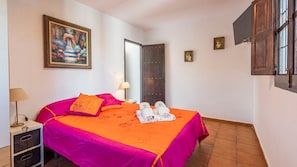 8 makuuhuonetta, silitysrauta/-lauta, vauvan matkasänky, Wi-Fi