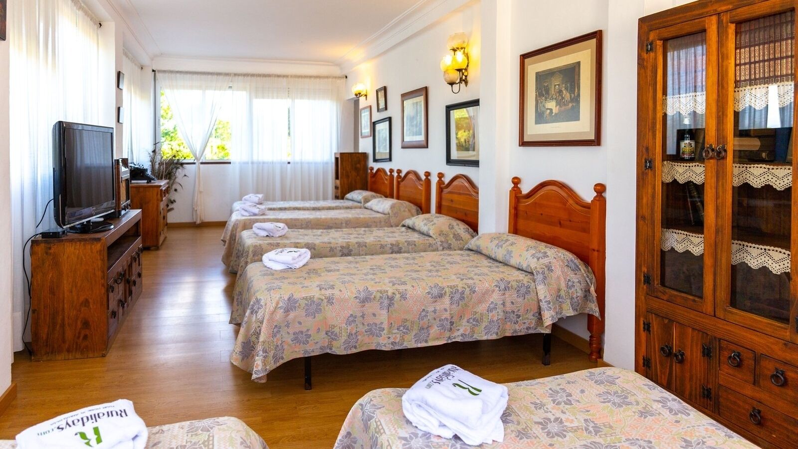 5 Schlafzimmer, Bügeleisen/Bügelbrett, Reisekinderbett, WLAN