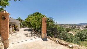 Property grounds - Casa Saladillo Valle de Abdalajís by Ruralidays (Málaga)