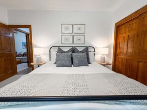 4 bedrooms, iron/ironing board, WiFi, bed sheets - Private | Tranquil | Fire Pit & Hot Tub | New BBQ (Whitefish)