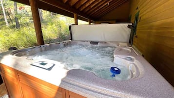 Bain à remous extérieur