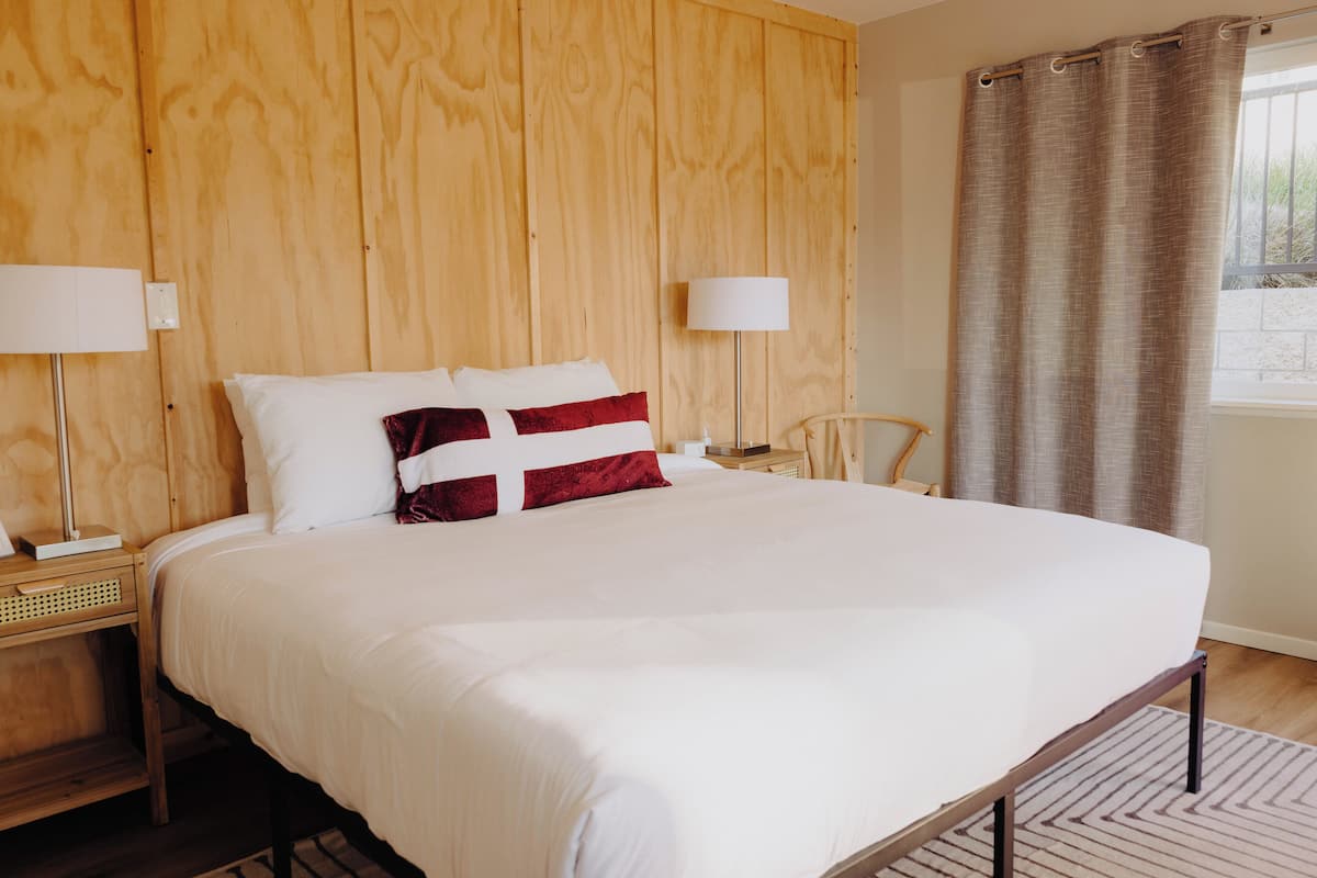Hygge King | Desk, free WiFi, bed sheets