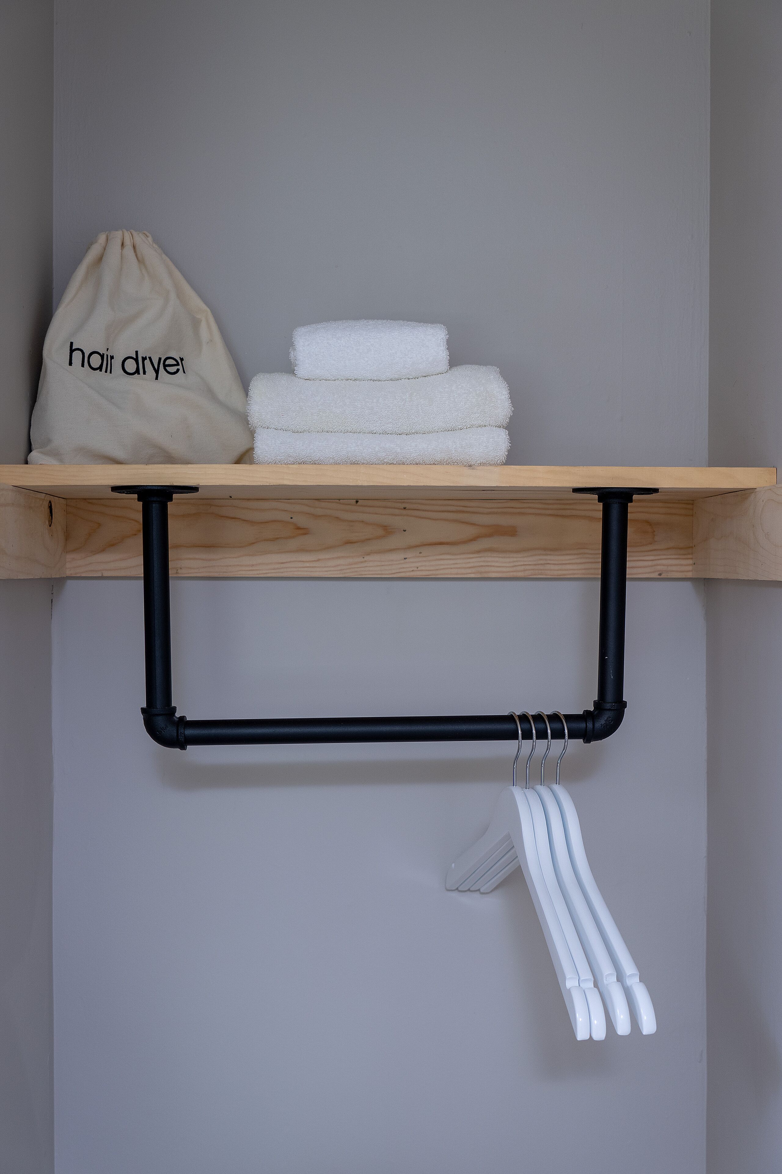 1 bedroom, desk, free wifi, bed sheets