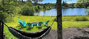 Flora studio on the lake - minutes from St Martins!