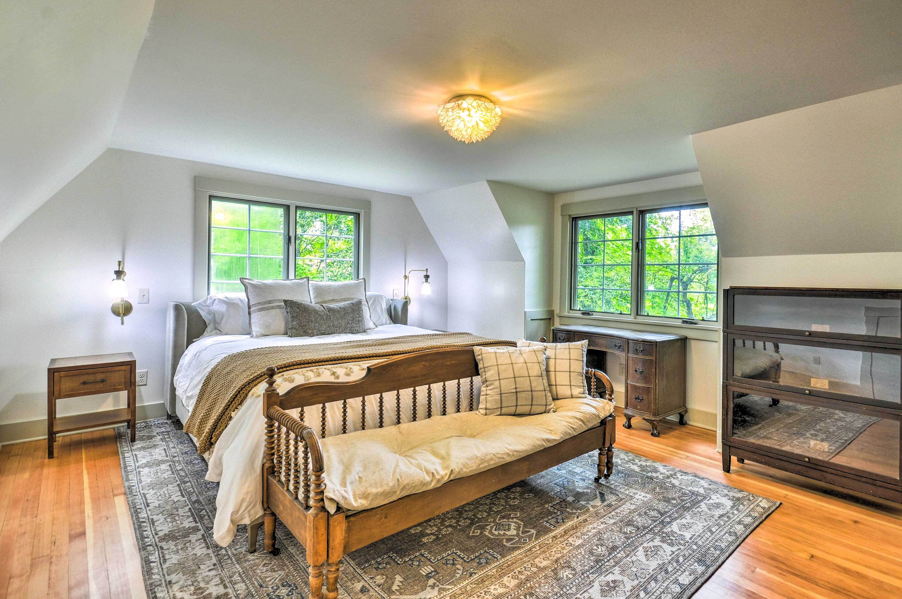 3 bedrooms, iron/ironing board, travel crib, WiFi