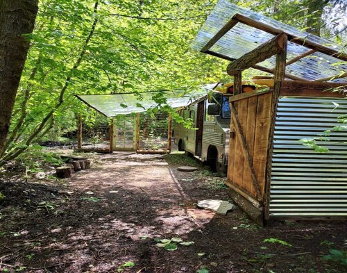 The Wanderbus in Elfendahl forest.