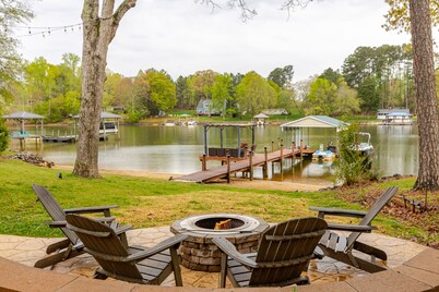 Waterfront A-Frame: Hot Tub, Fire Pit, Beach, Boat