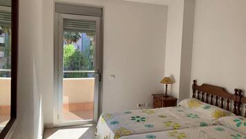 2 chambres, fer et planche Ă repasser, Wi-Fi gratuit, draps fournis