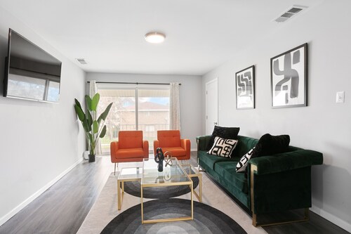 MODERN 2 BEDROOM CONDO! WHEN LUXURY & COMFORT MEET!