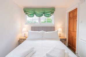 4 Schlafzimmer, Bügeleisen/Bügelbrett, kostenloses WLAN, Bettwäsche