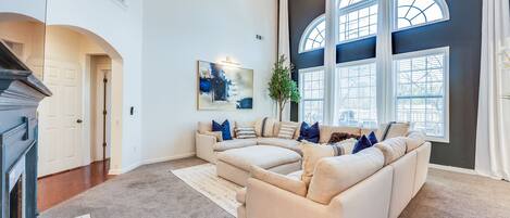 Smart TV, fireplace