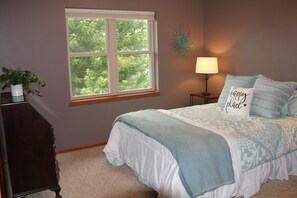 Iron/ironing board, free WiFi, bed sheets