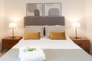 1 slaapkamer, een kluis op de kamer, een strijkplank/strijkijzer