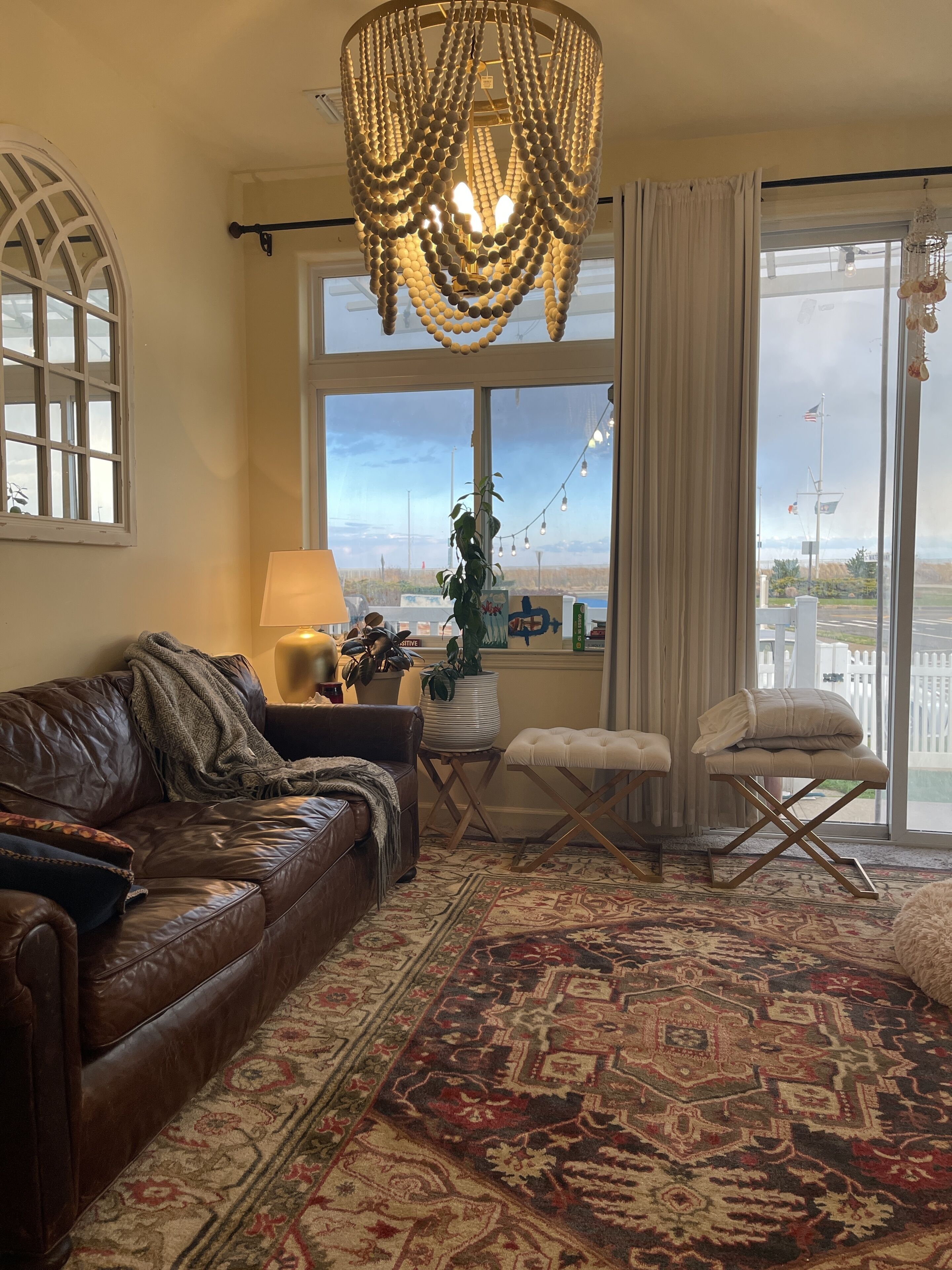 Gorgeous 2 Story Townhouse - 20 Mins to Manhattan
