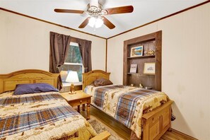 2 Schlafzimmer, Bügeleisen/Bügelbrett, kostenloses WLAN, Bettwäsche