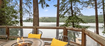 Beautiful Liberty Lake Waterfront House