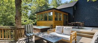 Walk to water! Private Lake Front A-Frame Cabin on Table Rock