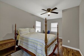 2 chambres, bureau, Wi-Fi, draps fournis