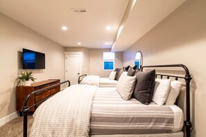 4 soverom, strykejern/-brett, wi-fi og sengetøy