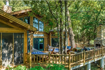 Lake Hudson Grand Lodge - 3 bed 2.5 bath Log Home