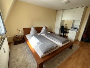 2 chambres, bureau, fer et planche à repasser, Wi-Fi